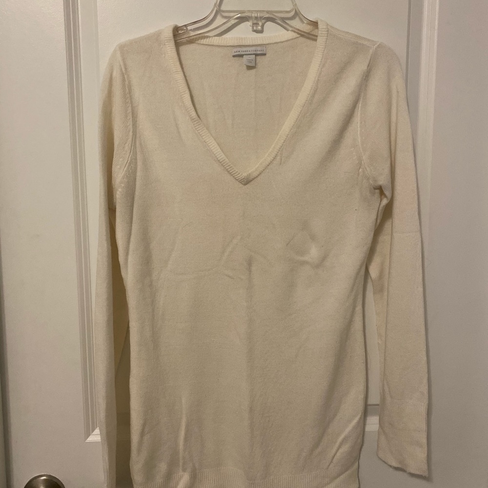 V neck sweater